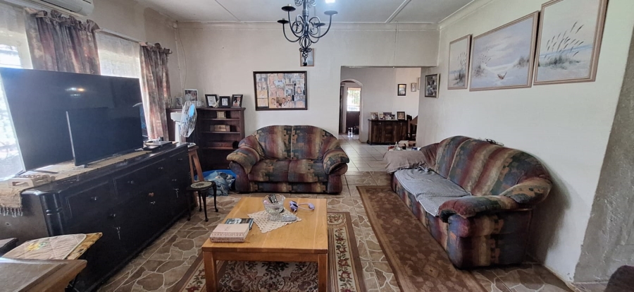 6 Bedroom Property for Sale in Rustenburg Rural North West